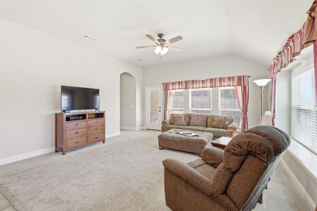 8204 Spitfire Trail, Aubrey, TX 76227