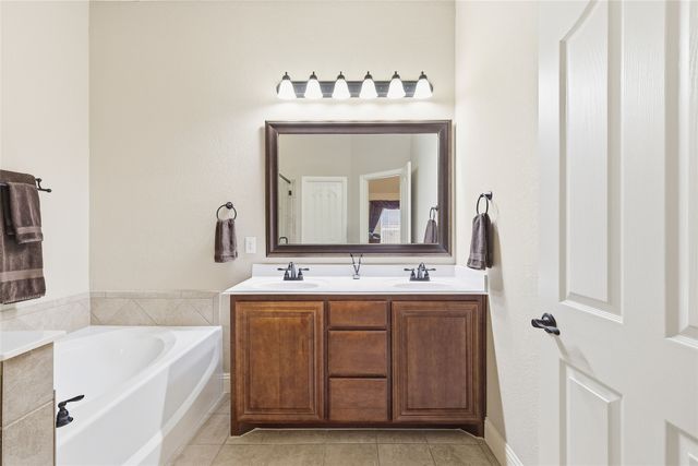 8204 Spitfire Trail, Aubrey, TX 76227