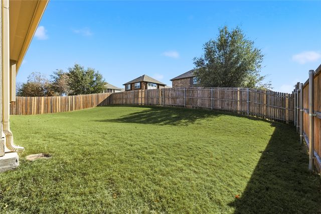 8204 Spitfire Trail, Aubrey, TX 76227