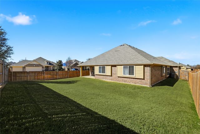 8204 Spitfire Trail, Aubrey, TX 76227