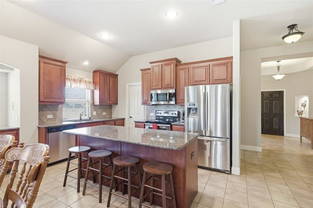 8204 Spitfire Trail, Aubrey, TX 76227