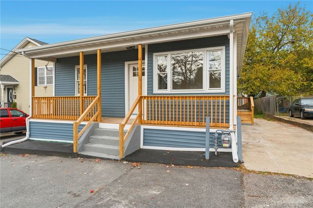 26 Alto Street, Cranston, RI 02920