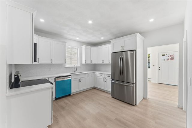 26 Alto Street, Cranston, RI 02920