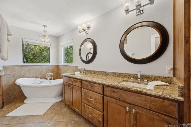 632 LASSO LOOP, Canyon Lake, TX 78133