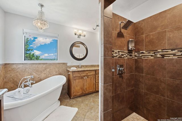 632 LASSO LOOP, Canyon Lake, TX 78133