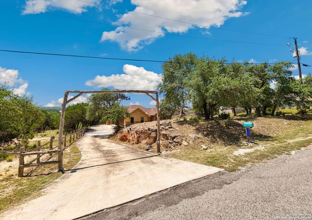 632 LASSO LOOP, Canyon Lake, TX 78133
