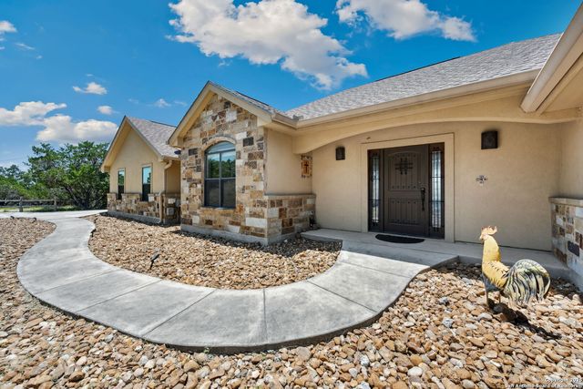 632 LASSO LOOP, Canyon Lake, TX 78133