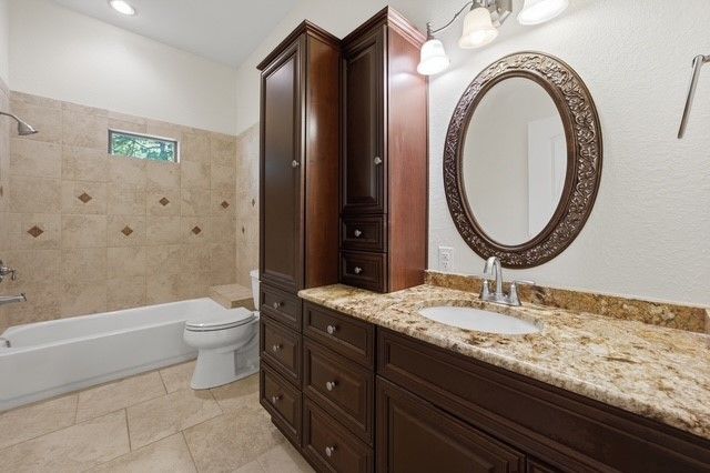 7811 Angelina Drive, Athens, TX 75752