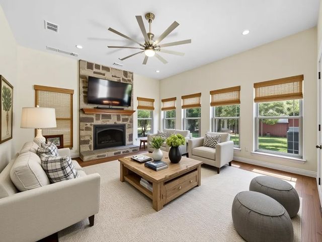 7811 Angelina Drive, Athens, TX 75752