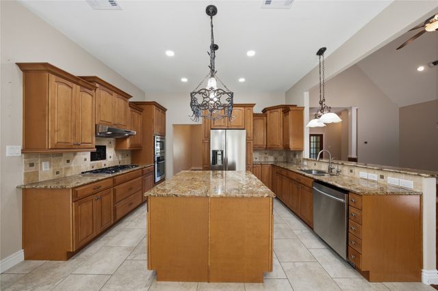7811 Angelina Drive, Athens, TX 75752
