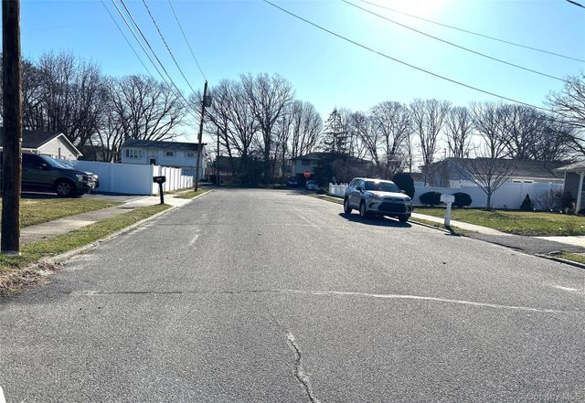 116 Madison Avenue, Amityville, NY 11701