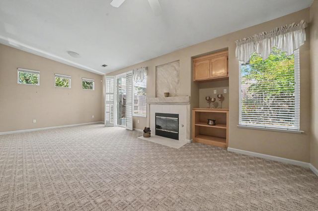88 Westbrook Dr, Lodi, CA 95242