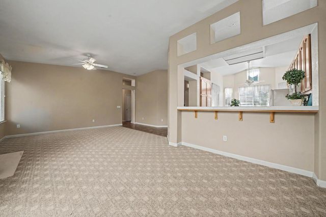 88 Westbrook Dr, Lodi, CA 95242