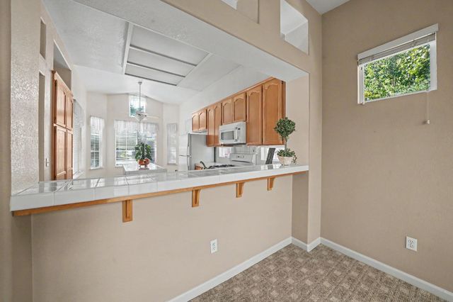 88 Westbrook Dr, Lodi, CA 95242