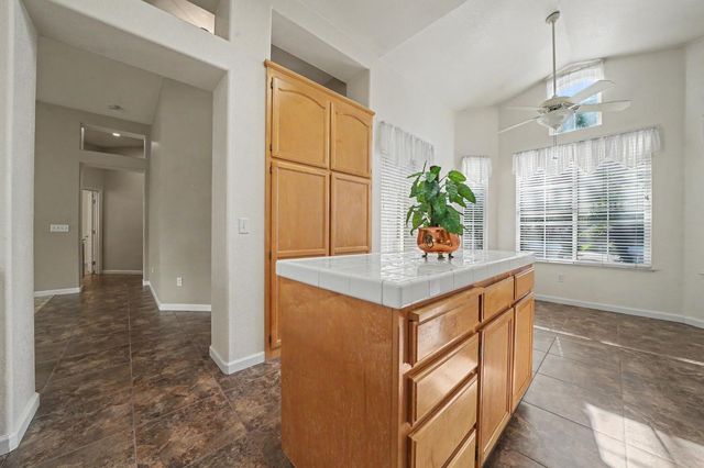 88 Westbrook Dr, Lodi, CA 95242