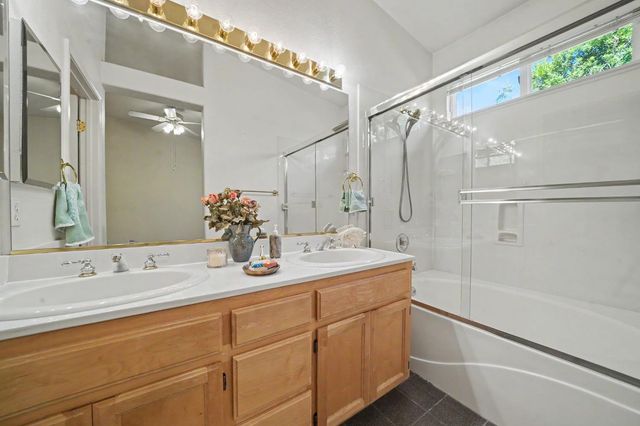88 Westbrook Dr, Lodi, CA 95242