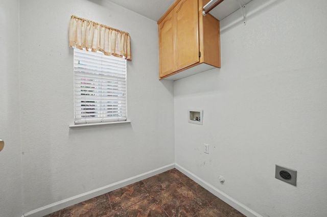 88 Westbrook Dr, Lodi, CA 95242