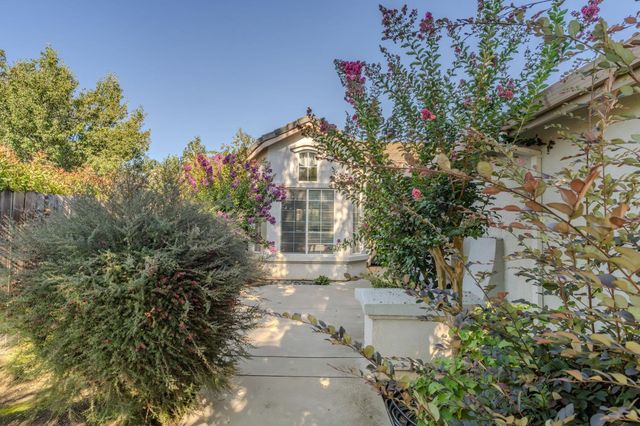 88 Westbrook Dr, Lodi, CA 95242