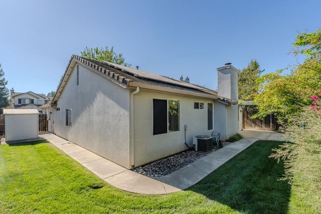 88 Westbrook Dr, Lodi, CA 95242