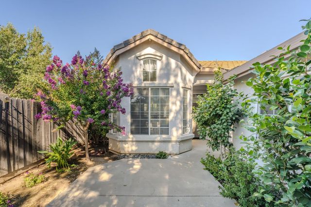 88 Westbrook Dr, Lodi, CA 95242