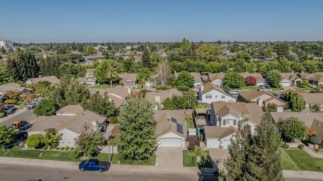 88 Westbrook Dr, Lodi, CA 95242