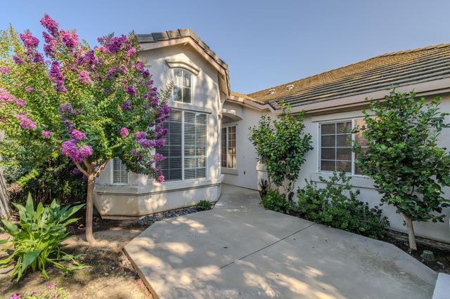 88 Westbrook Dr, Lodi, CA 95242