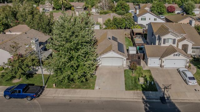 88 Westbrook Dr, Lodi, CA 95242