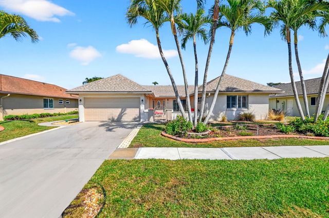 10265 Greentrail Drive N, Boynton Beach, FL 33436