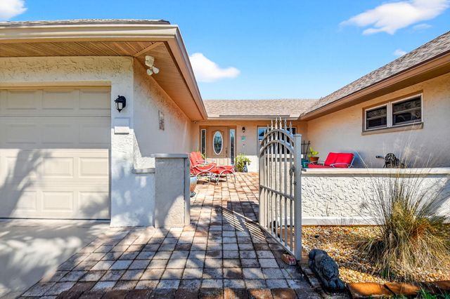 10265 Greentrail Drive N, Boynton Beach, FL 33436