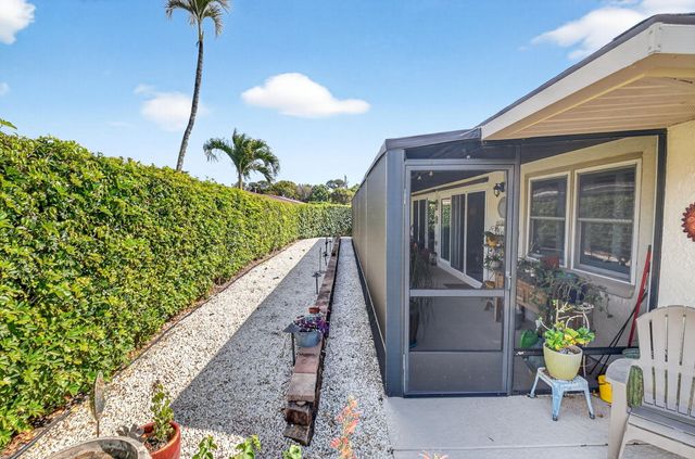 10265 Greentrail Drive N, Boynton Beach, FL 33436