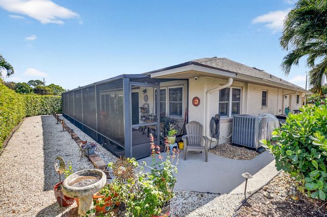 10265 Greentrail Drive N, Boynton Beach, FL 33436