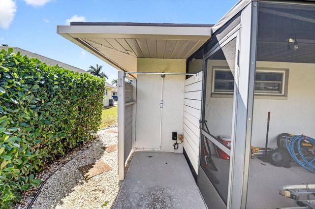 10265 Greentrail Drive N, Boynton Beach, FL 33436