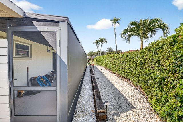 10265 Greentrail Drive N, Boynton Beach, FL 33436