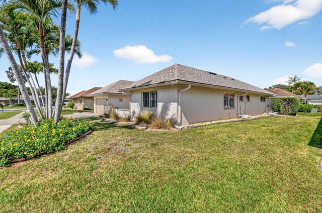 10265 Greentrail Drive N, Boynton Beach, FL 33436