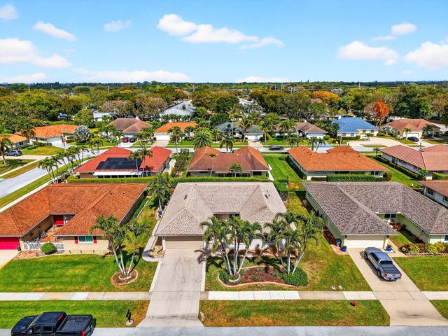 10265 Greentrail Drive N, Boynton Beach, FL 33436