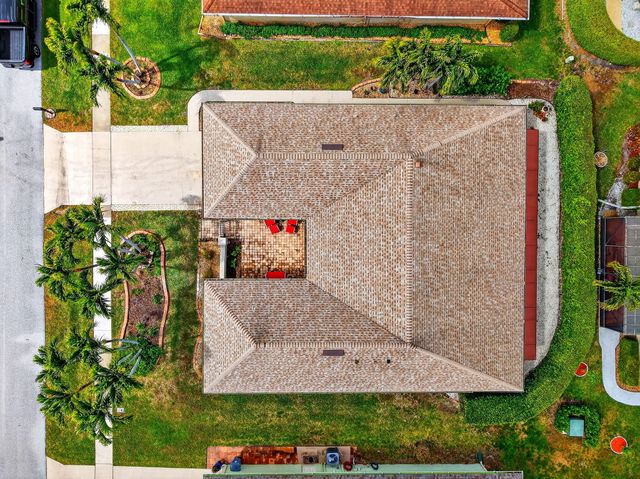 10265 Greentrail Drive N, Boynton Beach, FL 33436