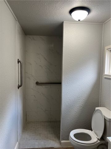 323 W Lee Ave, Kingsville, TX 78363