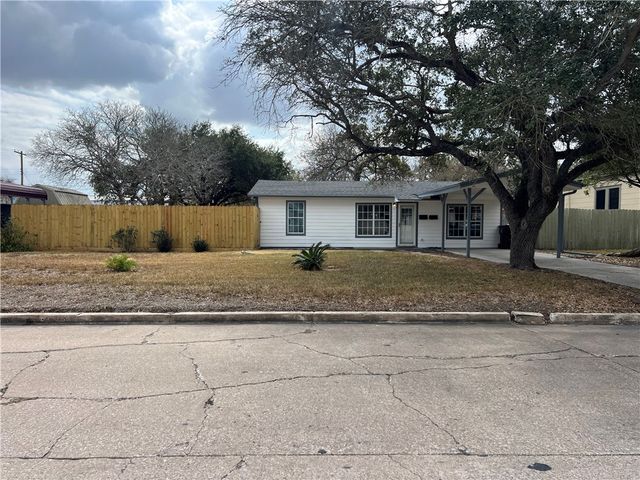 323 W Lee Ave, Kingsville, TX 78363