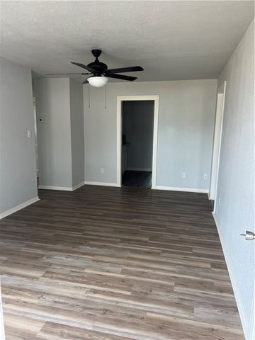 323 W Lee Ave, Kingsville, TX 78363