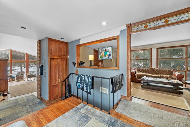 32998 Biddestone Lane, Farmington Hills, MI 48334