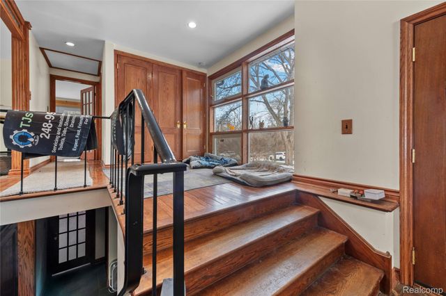 32998 Biddestone Lane, Farmington Hills, MI 48334