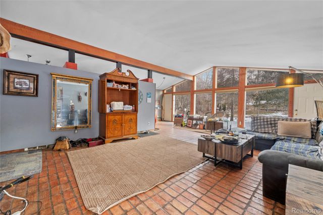 32998 Biddestone Lane, Farmington Hills, MI 48334