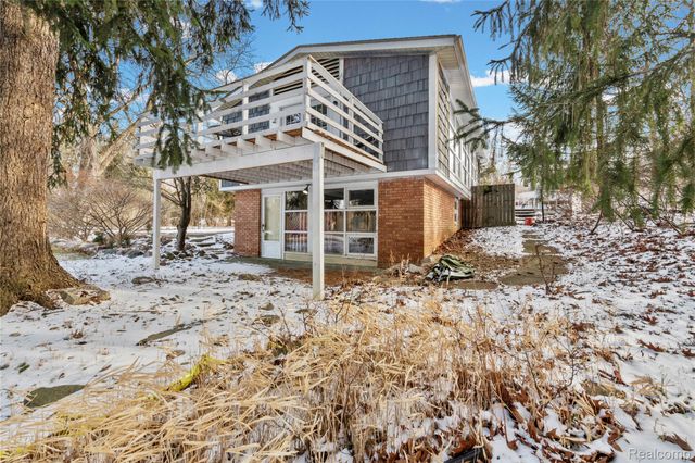 32998 Biddestone Lane, Farmington Hills, MI 48334