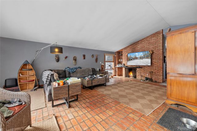 32998 Biddestone Lane, Farmington Hills, MI 48334