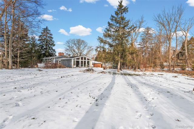 32998 Biddestone Lane, Farmington Hills, MI 48334