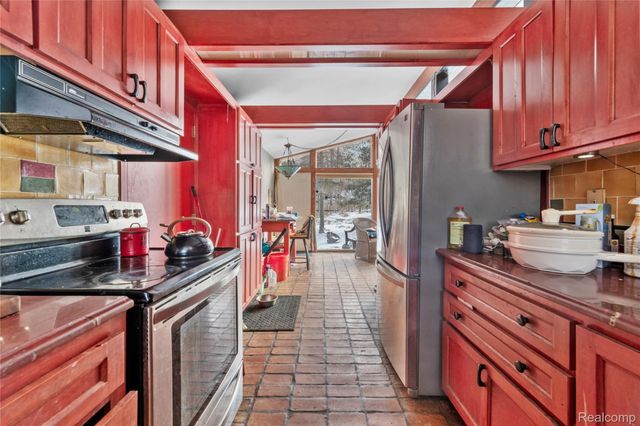 32998 Biddestone Lane, Farmington Hills, MI 48334