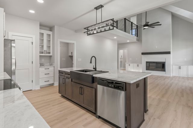 106 5th ave N, Decherd, TN 37324