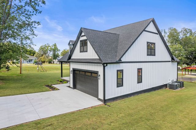 106 5th ave N, Decherd, TN 37324