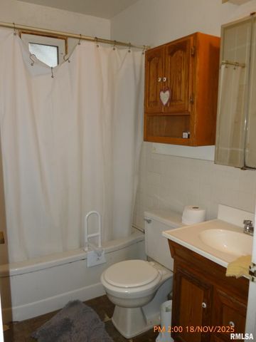 3703 13TH Avenue, Moline, IL 61265