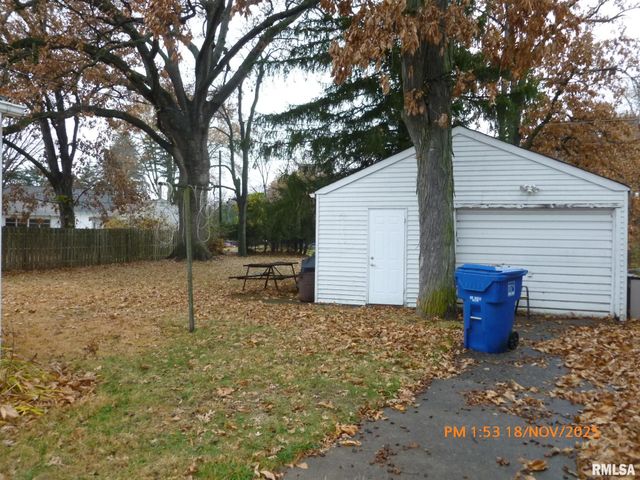 3703 13TH Avenue, Moline, IL 61265